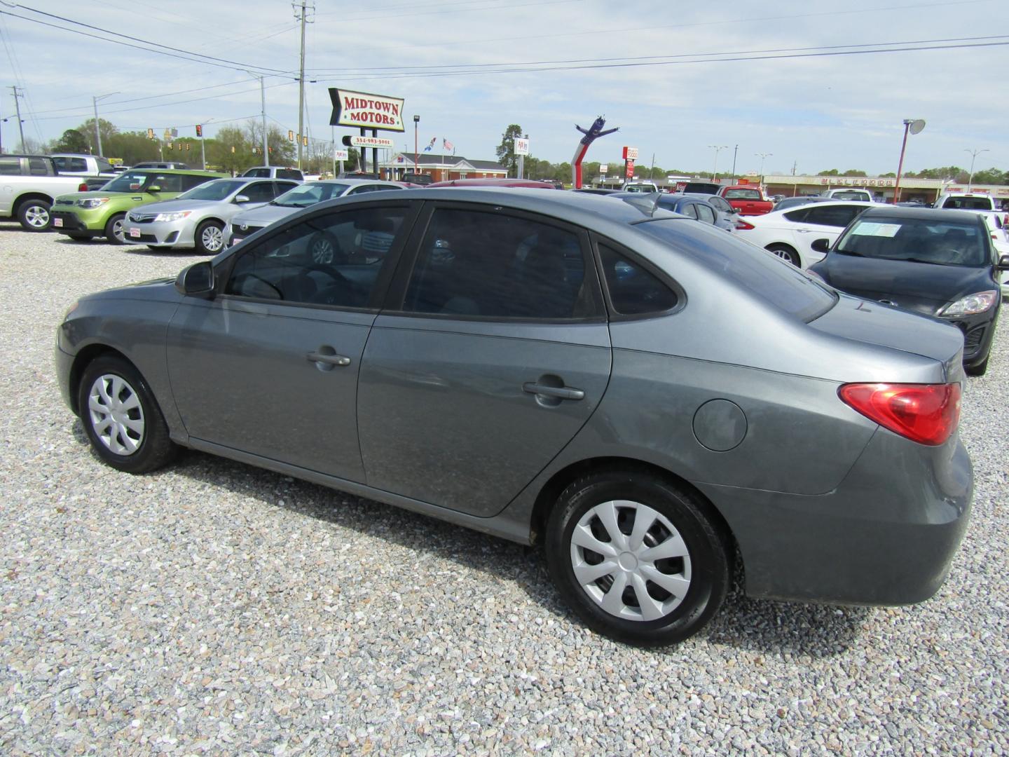 2010 Gray /Gray Hyundai Elantra GLS (KMHDU4AD8AU) with an 2.0L L4 DOHC 16V engine, Automatic transmission, located at 15016 S Hwy 231, Midland City, AL, 36350, (334) 983-3001, 31.306210, -85.495277 - Photo#5